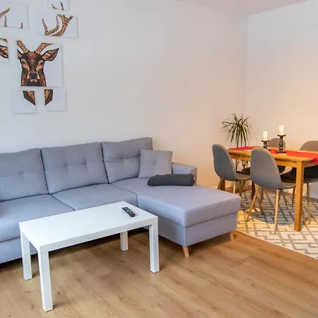 Heinrich Apartment *